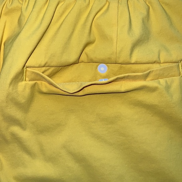 🥳🥳Host Pick🎉🎉 NWOT Banana Republic 6” Shorts​ - Picture 3 of 3